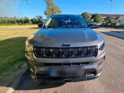 Gebraucht Jeep Compass Night Eagle 131 PS (96 kW) 2023 Grau SUV