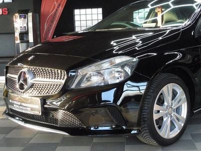 Gebraucht Mercedes A180 109 PS (80 kW) 2015 Schwarz Limousine