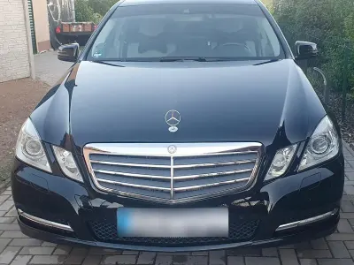 Gebraucht Mercedes E200 184 PS (135 kW) 2010 Schwarz Limousine