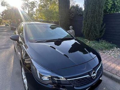 Używany Opel Astra Business 145 KM (106 kW) 2019 Czarny Sedan/Limuzyna