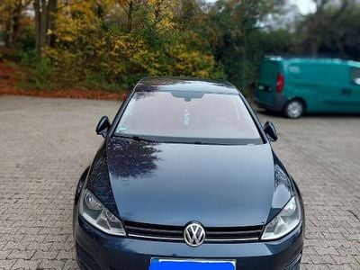 Gebraucht VW Golf VII Comfortline 110 PS (80 kW) 2015 Blau Limousine