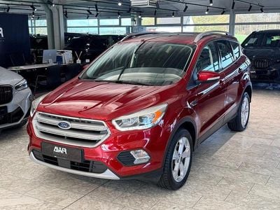 Gebraucht Ford Kuga Titanium 182 PS (133 kW) 2017 Rot SUV