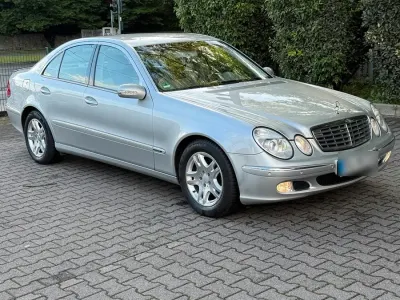 Gebraucht Mercedes E320 224 PS (164 kW) 2003 Silber Limousine