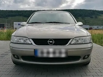 Gebraucht Opel Vectra Edition 101 PS (74 kW) 1999 Grau Limousine