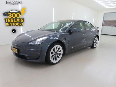 Grau Gebraucht 2020 Tesla Model 3 Long Range AWD Limousine | 20.900 € (Fairer Preis)