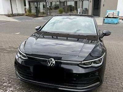 Gebraucht VW Golf VIII Active 150 PS (110 kW) 2023 Schwarz Limousine