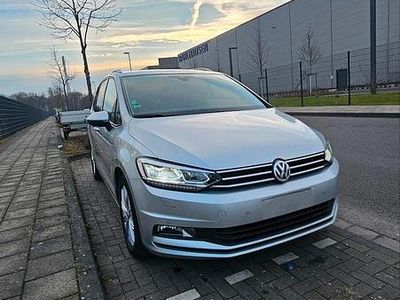 Silber Gebraucht 2016 VW Touran Van / Kleinbus | 17.500 € (Etwas zu teuer)