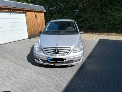 Gebraucht Mercedes B150 95 PS (69 kW) 2006 Silber Van / Kleinbus