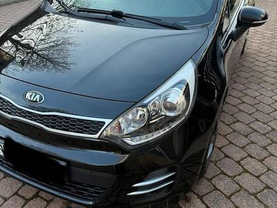 Schwarz Gebraucht 2014 Kia Rio Platinum Edition Kleinwagen | 7.200 € (Etwas zu teuer)
