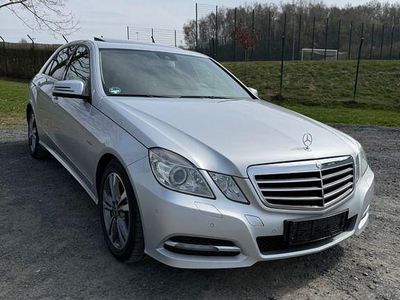 Gebraucht Mercedes E220 Avantgarde 170 PS (125 kW) 2012 Silber Limousine