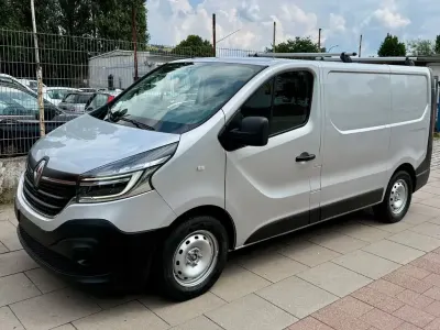 Gebraucht Renault Trafic Komfort 95 PS (69 kW) 2019 Silber Van / Kleinbus