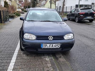 Blau Gebraucht 2002 VW Golf Highline Limousine | 1.950 € (Guter Preis)