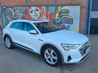 Weiß Gebraucht 2020 Audi e-tron Advanced SUV | 20.500 € (Guter Preis)