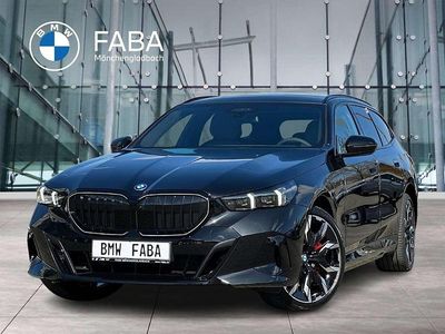 Neu BMW 550e M Sport 489 PS (359 kW) 2026 Schwarz Kombi