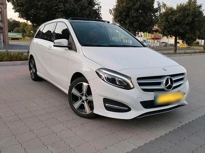 Gebraucht Mercedes B200 AMG 136 PS (100 kW) 2017 Weiß Van / Kleinbus