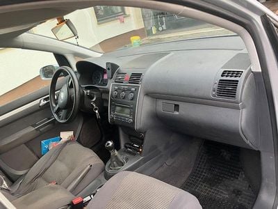 Gebraucht VW Touran Basis 102 PS (75 kW) 2004 Silber Van / Kleinbus