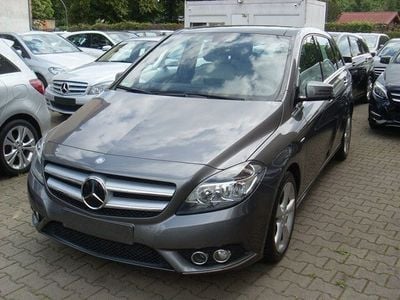 Usata Mercedes B200 156 CV (114 kW) 2012 Grigio Monovolume