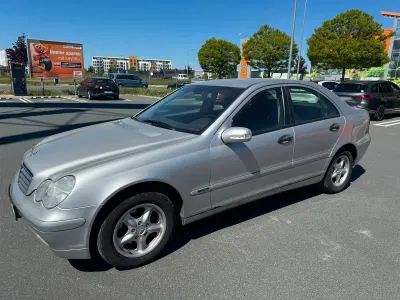 Gebraucht Mercedes C220 Classic 143 PS (105 kW) 2003 Silber Limousine