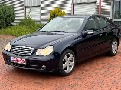 Gebraucht Mercedes C180 143 PS (105 kW) 2006 Blau Limousine