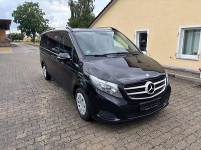Mercedes V220