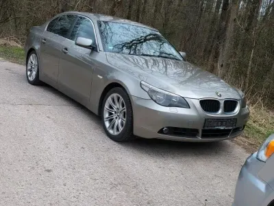 Gebraucht BMW 530 218 PS (160 kW) 2004 Silber Limousine