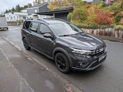 Grau Gebraucht 2023 Dacia Jogger Extreme Van / Kleinbus | 17.500 € (Fairer Preis)
