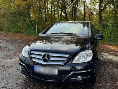 Mercedes B200