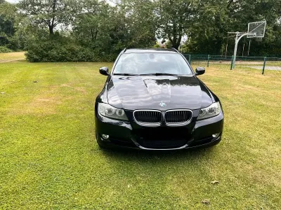 Gebraucht BMW 320 Comfort Edition 184 PS (135 kW) 2010 Schwarz Kombi