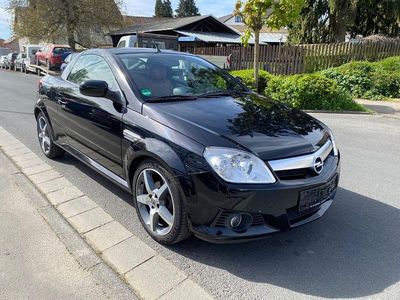 Usata Opel Tigra Edition 90 CV (66 kW) 2008 Grigio Cabrio