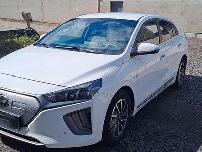 Schwarz Gebraucht 2020 Hyundai Ioniq Premium Kleinwagen | 17.100 € (Etwas zu teuer)