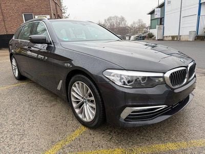Grau Gebraucht 2018 BMW 530 Luxury Line Kombi | 23.900 € (Fairer Preis)