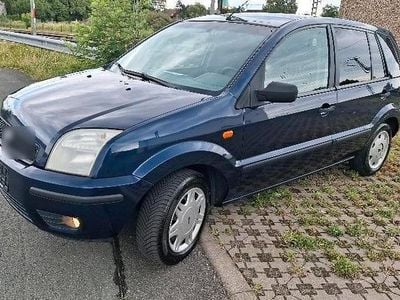 Blau Gebraucht 2004 Ford Fusion SUV | 2.100 € (Fairer Preis)