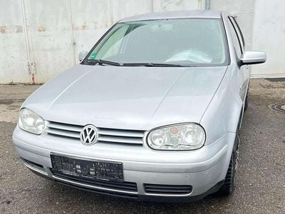 Usata VW Golf IV Comfortline 105 CV (77 kW) 2004 Argento Berlina