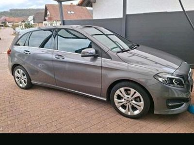 Second-hand Mercedes B220 170 CP (125 kW) 2018 Argintiu Monovolum