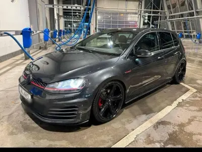 Gebraucht VW Golf VII GTI 220 PS (161 kW) 2013 Carbon steel grey metallic Kleinwagen