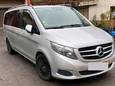 Mercedes V220