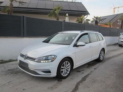 Gebraucht VW Golf VII Comfortline 131 PS (96 kW) 2019 Weiß Limousine