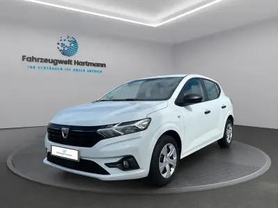 Gebraucht Dacia Sandero 67 PS (49 kW) 2021 Weiß Limousine