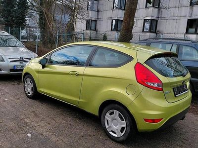Grün Gebraucht 2010 Ford Fiesta Kleinwagen | 2.300 € (Fairer Preis)
