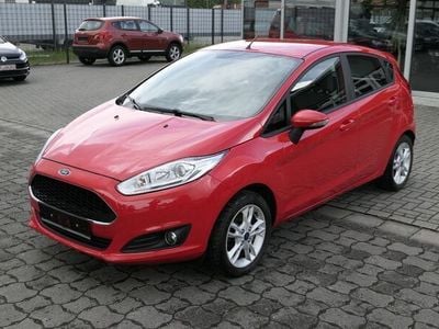 Rot Gebraucht 2016 Ford Fiesta Celebration Kleinwagen | 6.990 € (Guter Preis)