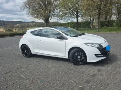 Usata Renault Mégane Coupé 265 CV (194 kW) 2012 Bianco Coupé