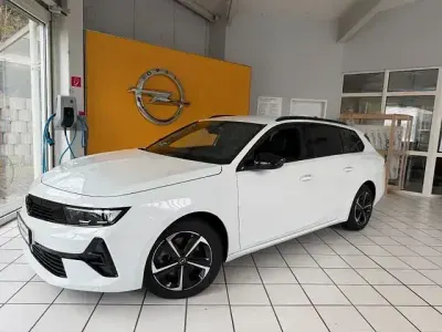Second-hand Opel Astra 131 CP (96 kW) 2024 Alb Break