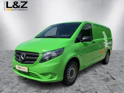Gebraucht Mercedes Vito 163 PS (119 kW) 2022 Gelbgrün (metallic) Van