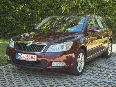 Gebraucht Skoda Octavia 106 PS (77 kW) 2012 Violet Limousine