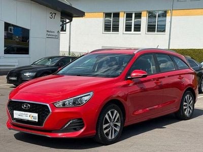 Gebraucht Hyundai i30 Trend 140 PS (102 kW) 2019 Rot Kombi