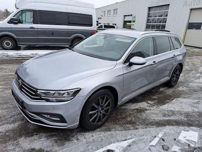 Second-hand VW Passat Business 200 CP (147 kW) 2023 Argintiu Break