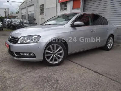 Usata VW Passat Highline 160 CV (117 kW) 2011 Argento Berlina