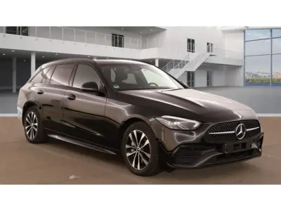 Gebraucht Mercedes C300e AMG 313 PS (230 kW) 2023 Schwarz/baltic black Kombi