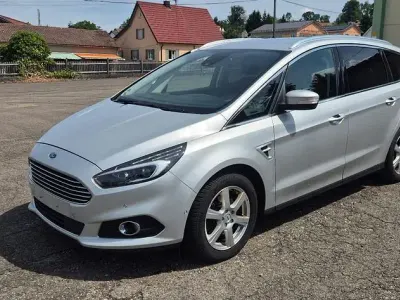 Gebraucht Ford S-MAX Titanium 190 PS (139 kW) 2018 Silber Van / Kleinbus