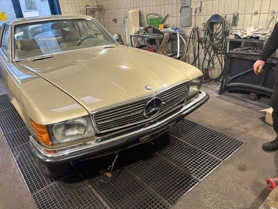 Gebraucht Mercedes SLC300 200 PS (147 kW) 1972 Gold Coupé